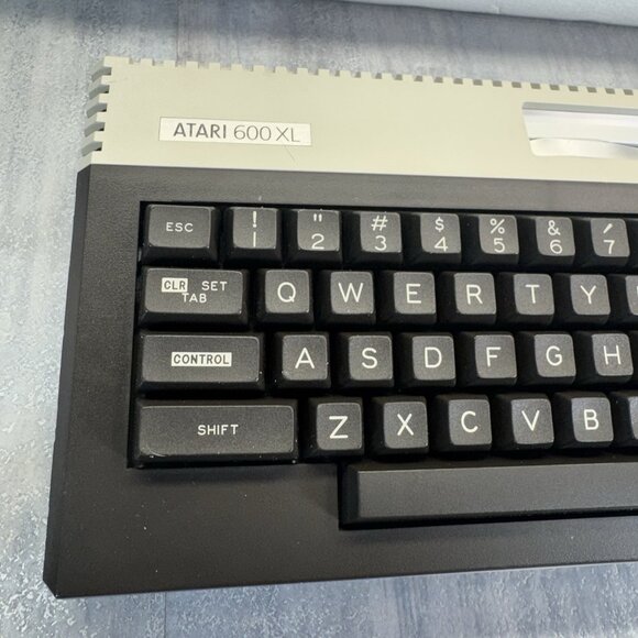 Atari 600XL Home Computer Bundle In Box Fully Tested Working Box Damage - Picture 3 of 16